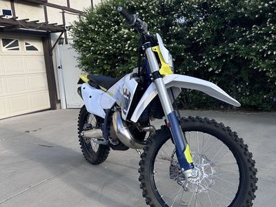 2024 LIKE NEW LOW HOUR Husqvarna TE150