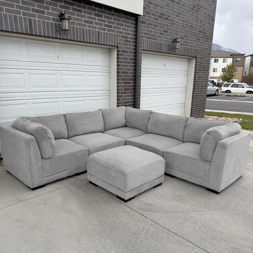 FREE DELIVERY  Light Gray Costco Modular Sectional W/ Ottoman