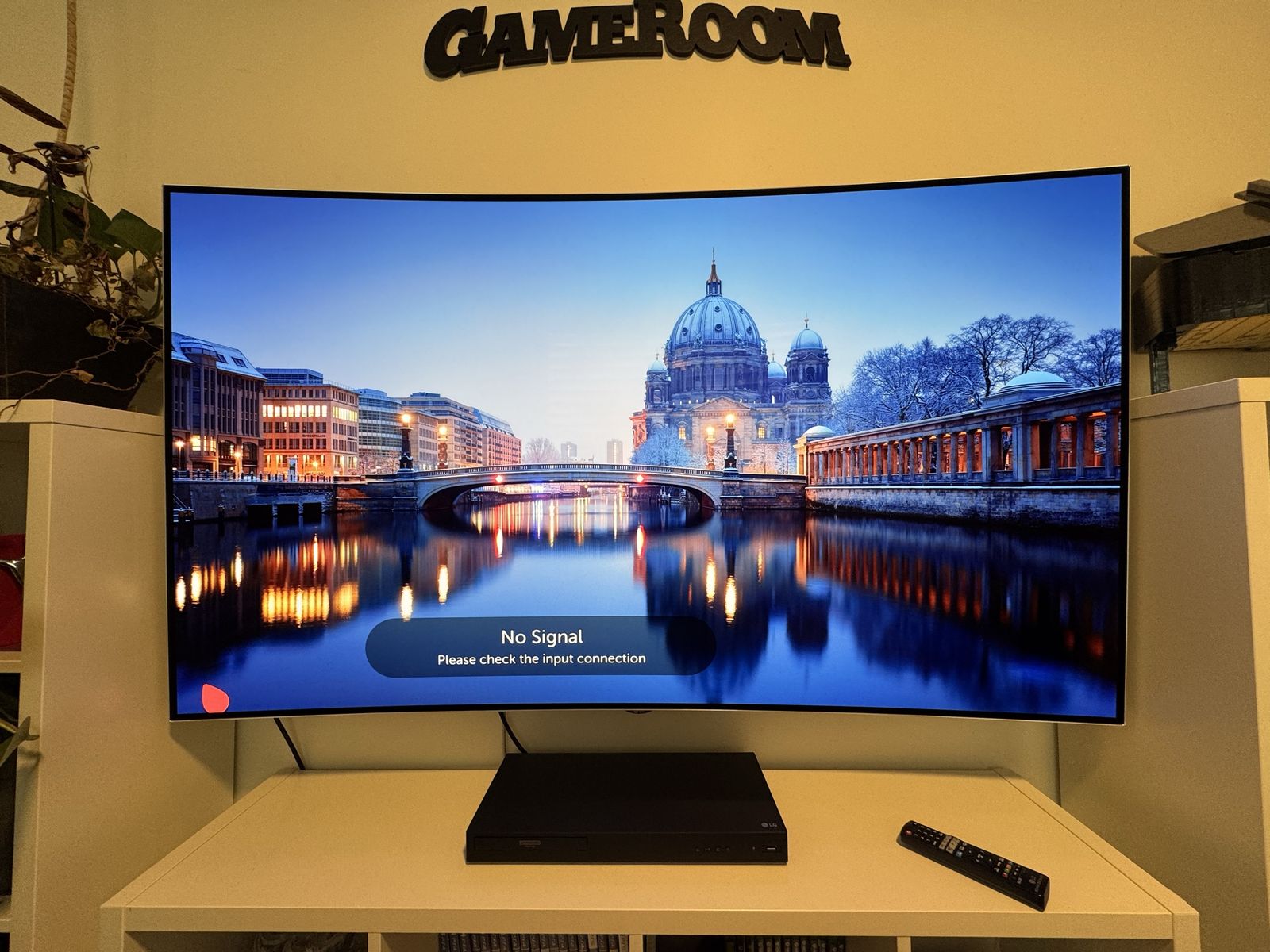 65 in LG Curved 3D OLED 4K Smart TV with Remote Control and 3D Glasses and Blu-ray player bundle