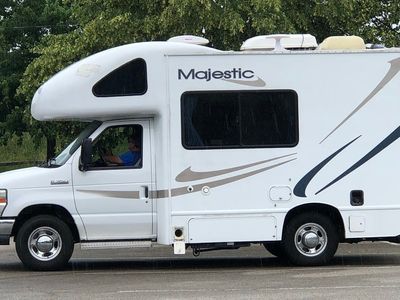 Super Rare 2010 Class B+ only 18FT Easy To drive!!