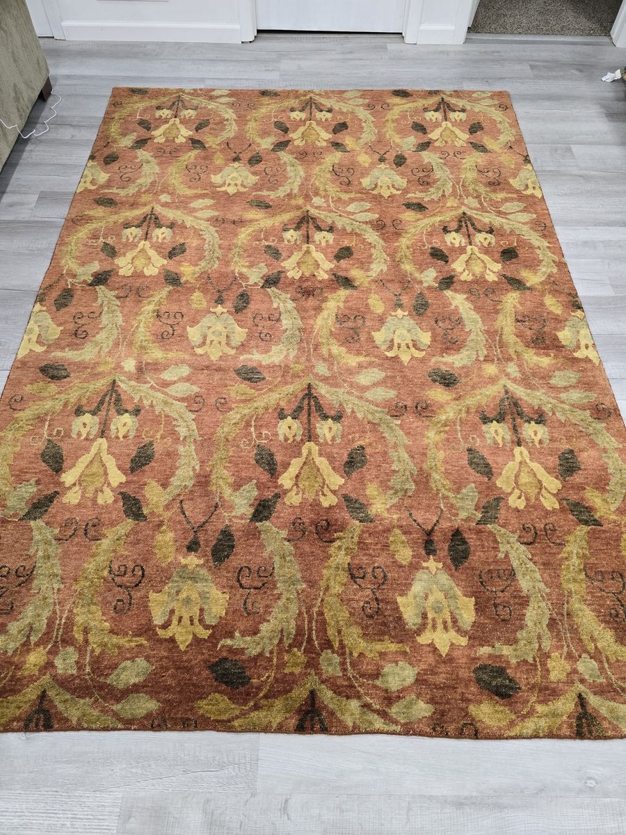 6x9 Hand-knotted Wool Rug