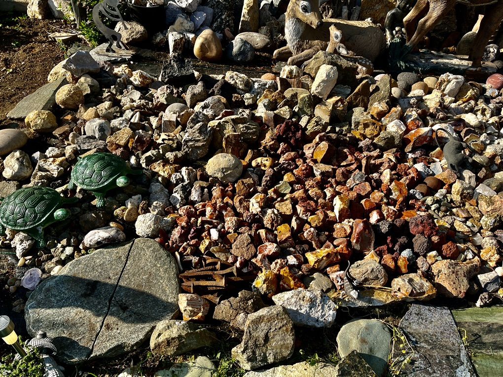 Geodes And Other Crystals