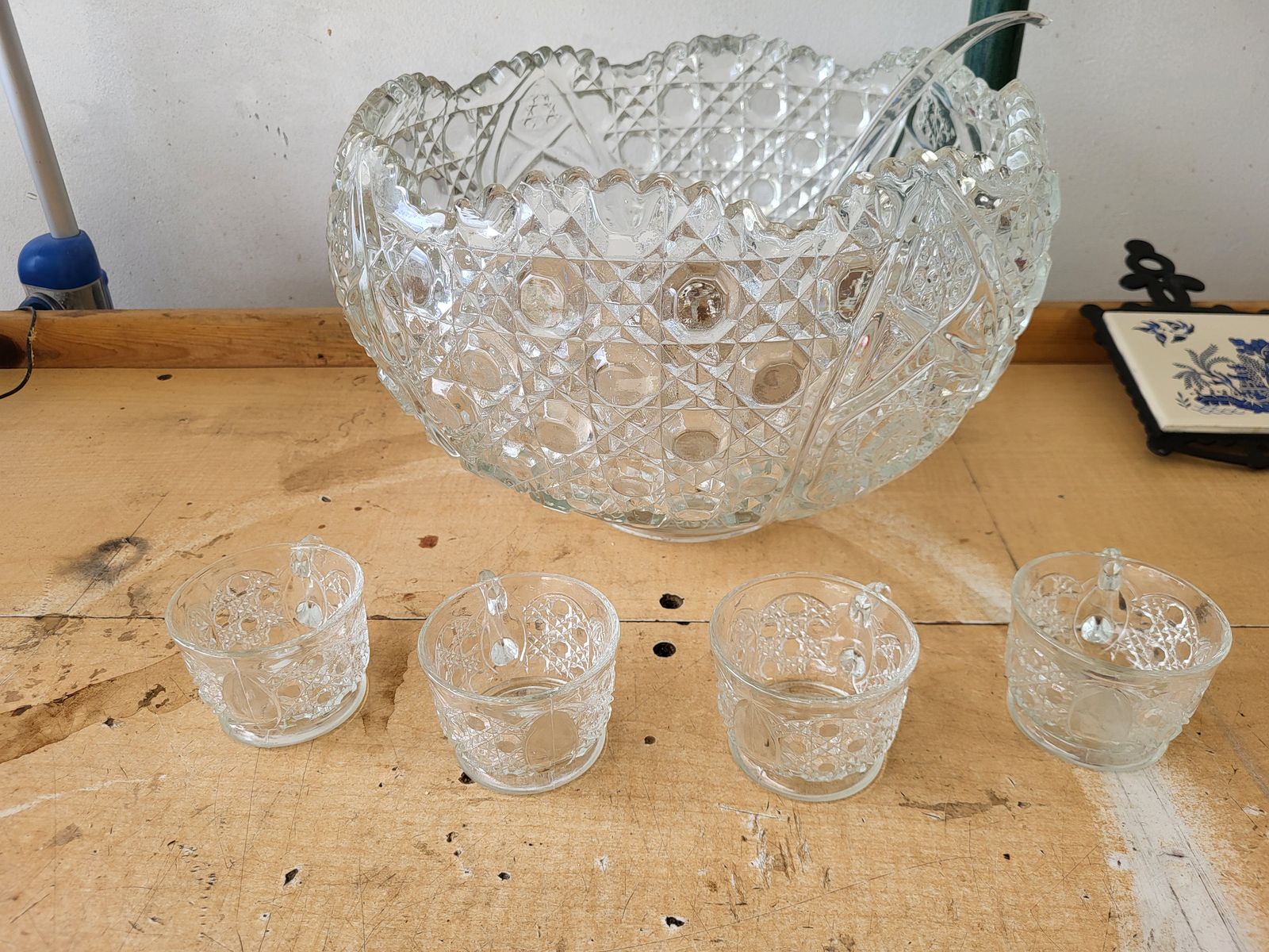 Punch bowl set