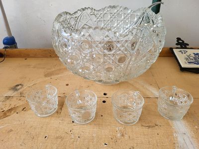 Punch bowl set