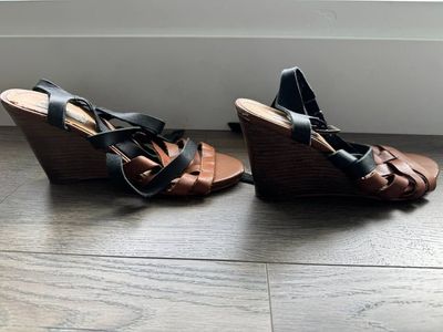 Steve Madden Leather Wedge Sandals – Brown/Black – Size 39