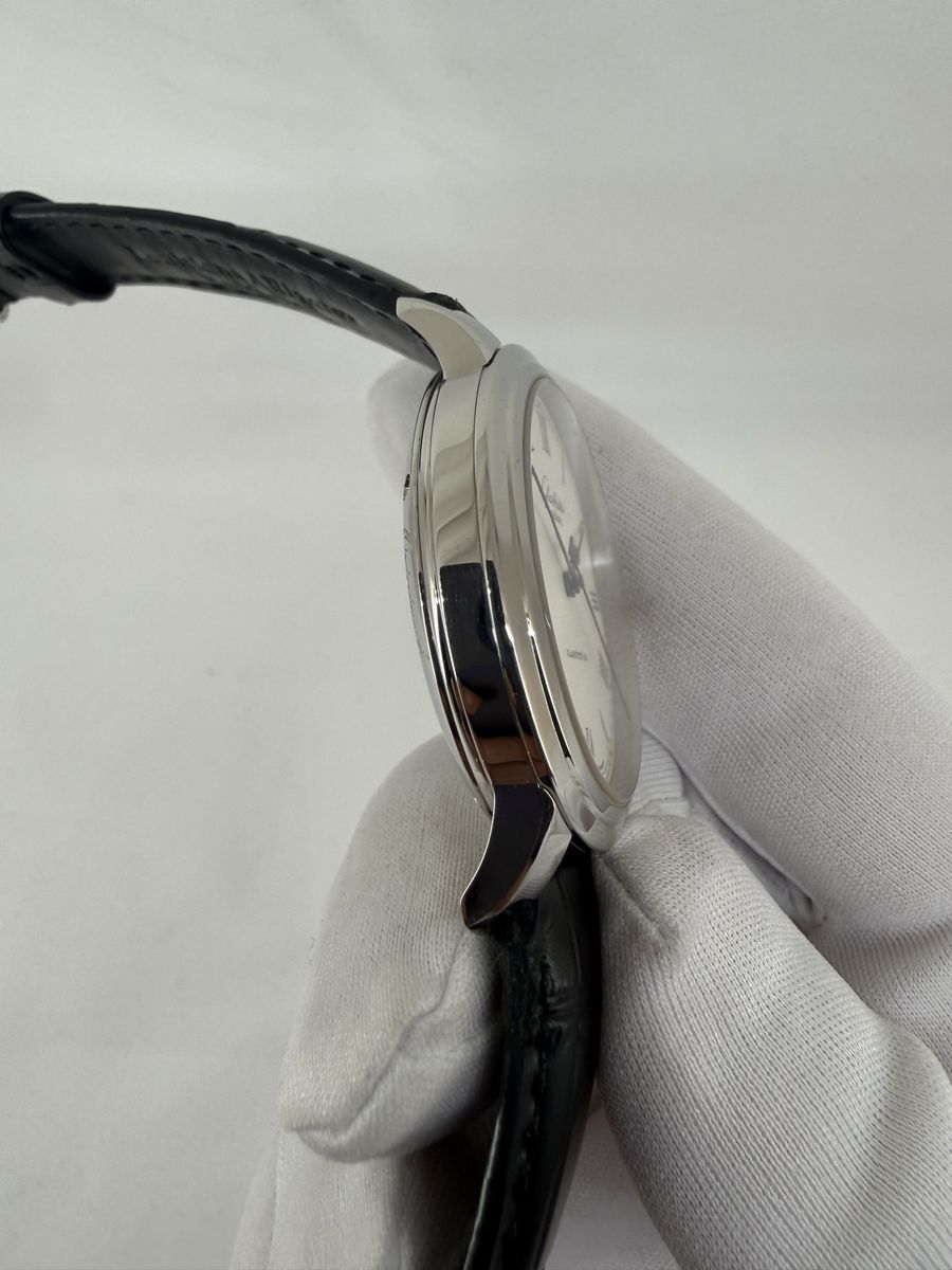 Main image 4