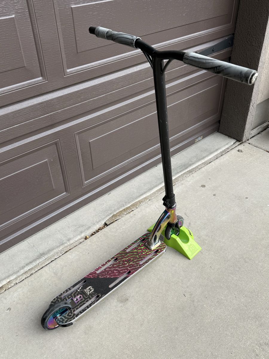 Maddgear Pro Scooter - Black, Rainbow Oil Slick Accents, Grip Tape Deck