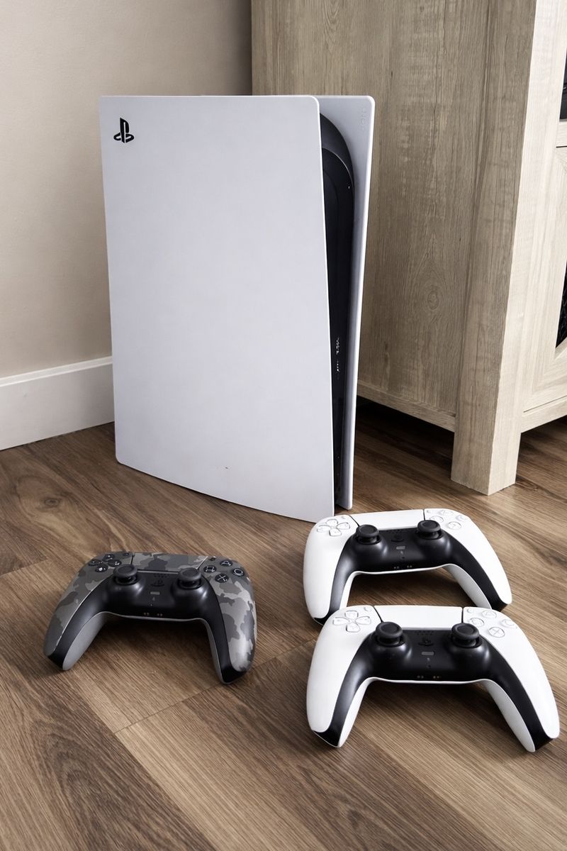 PS5 Plus 3 Controllers