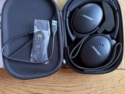 BOSE Quietcomfort 45 headphones (refurbished) by BOSE. NIB