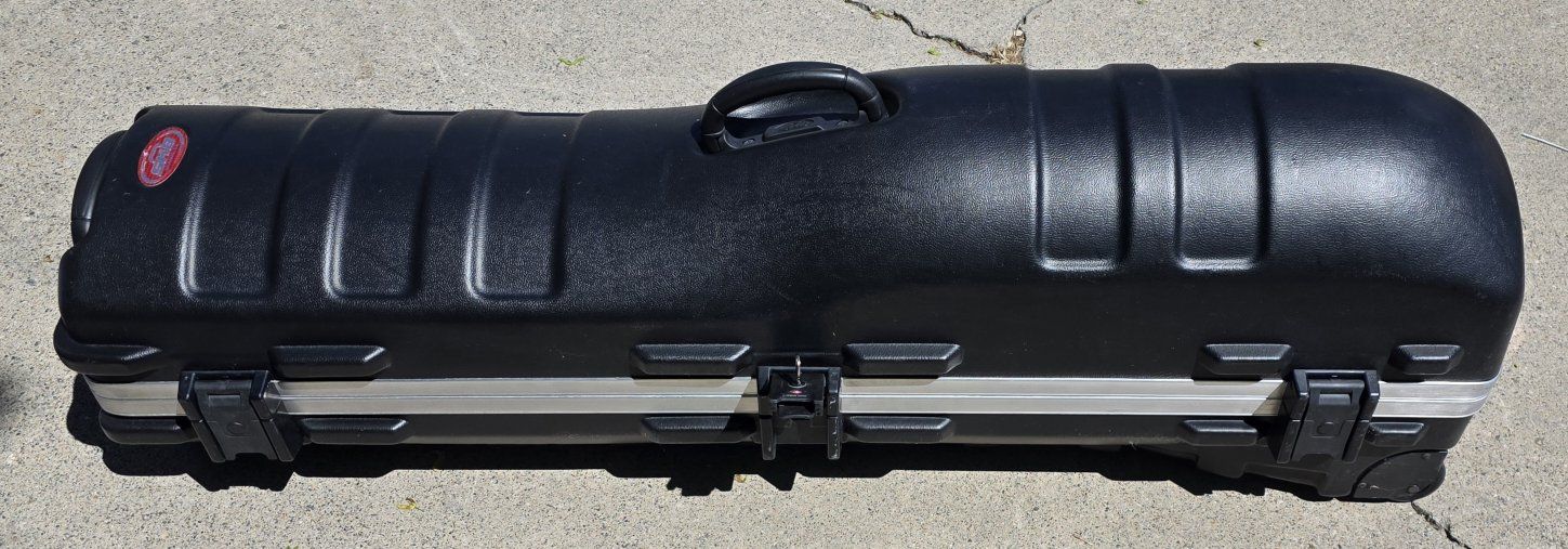 SKB Case Deluxe ATA Hardplastic 2 Wheeled Car Golf