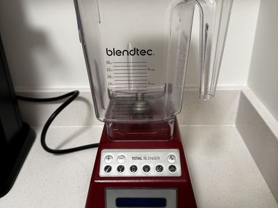 Blendtec Total Blender (Model ES3) – Good Condition