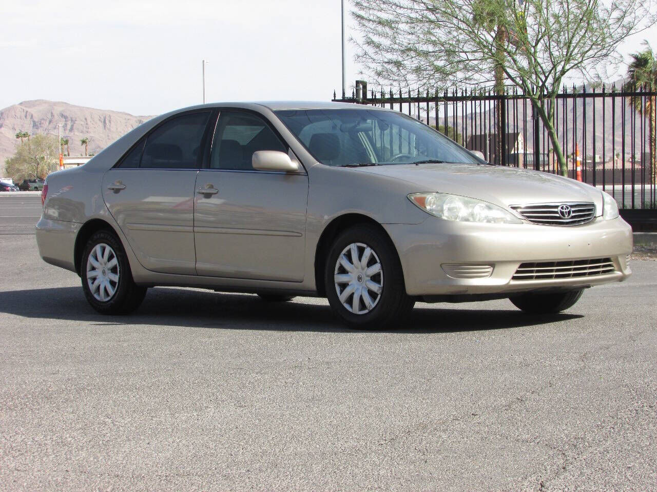 2005 Toyota Camry LE