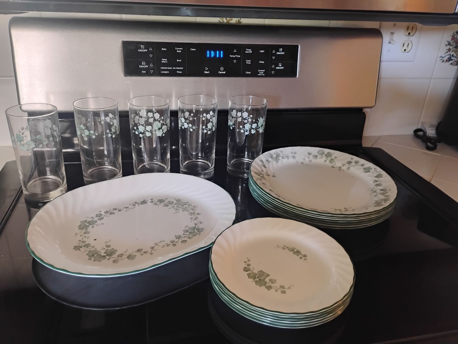 Vintage Corelle Callaway Ivy Dinnerware Set with Matching Tumblers