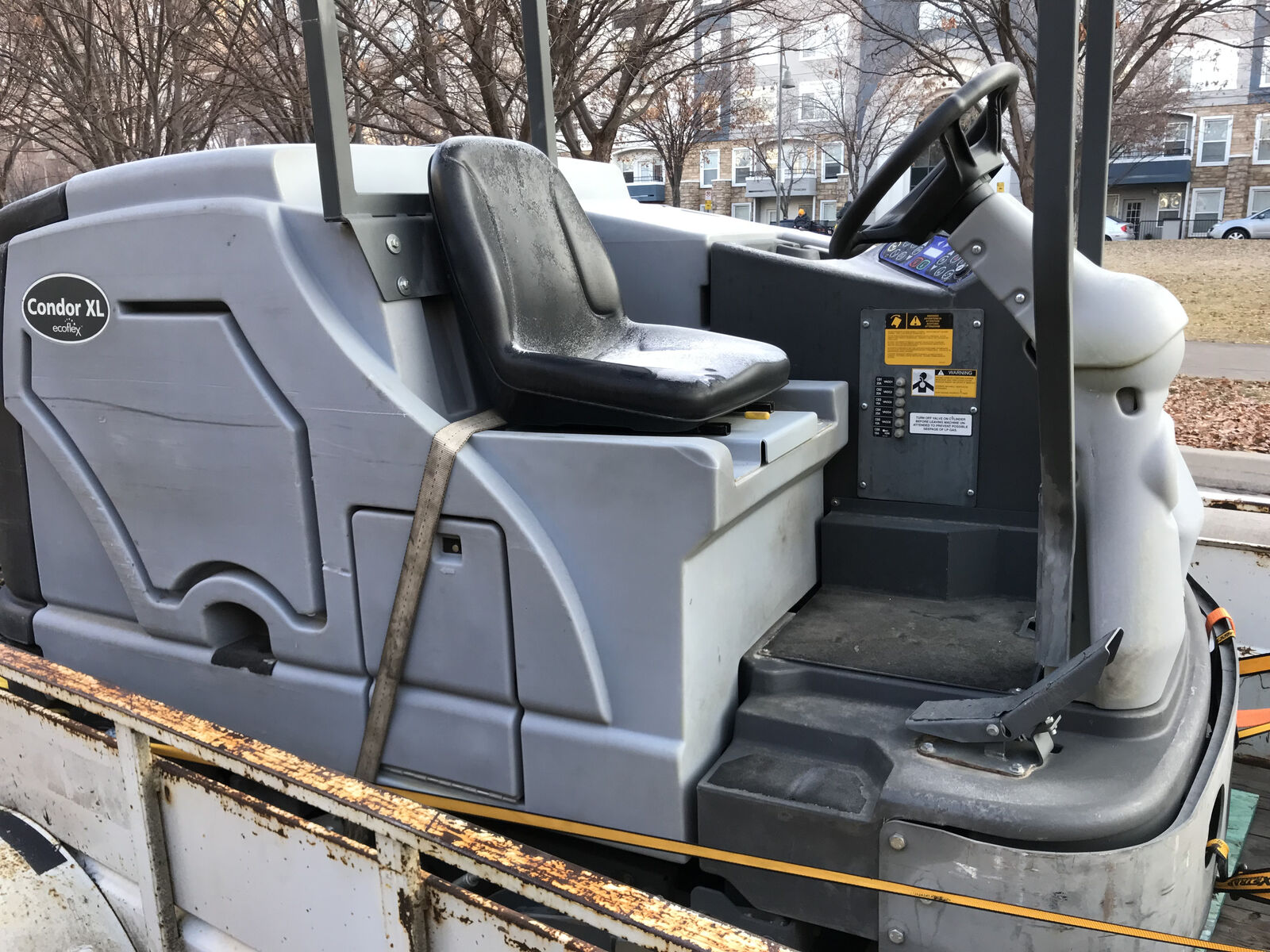 NILFISK FLOOR SCRUBBER AUTO SCRUBBER RIDING FLOOR SCRUBBER CONSTRUCTION CLEAN UP