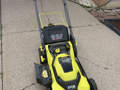Like New! Ryobi 40V HP Brushless 21" Self-Propelled Mower Kit (2 Batteries & Charger)