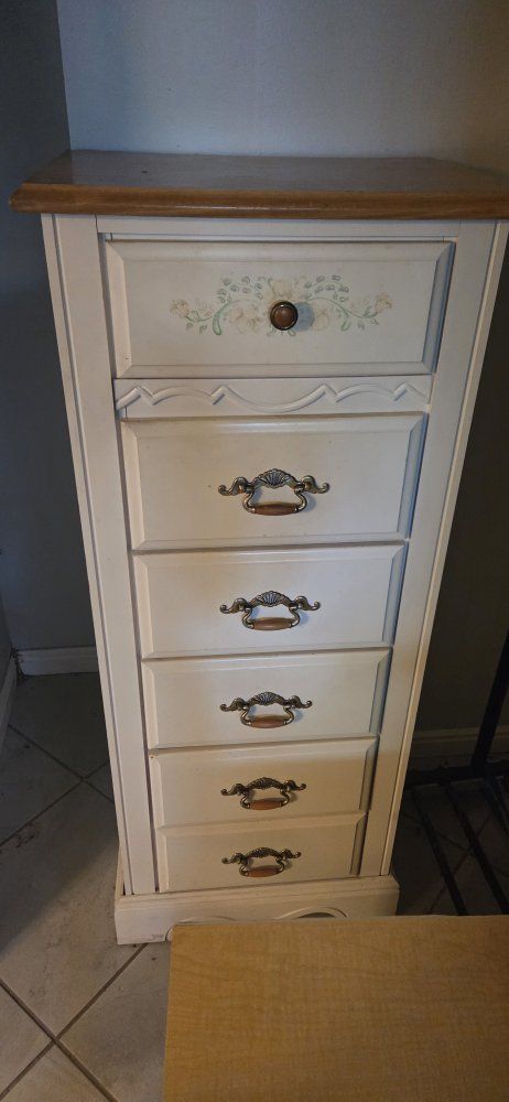 Main image 3