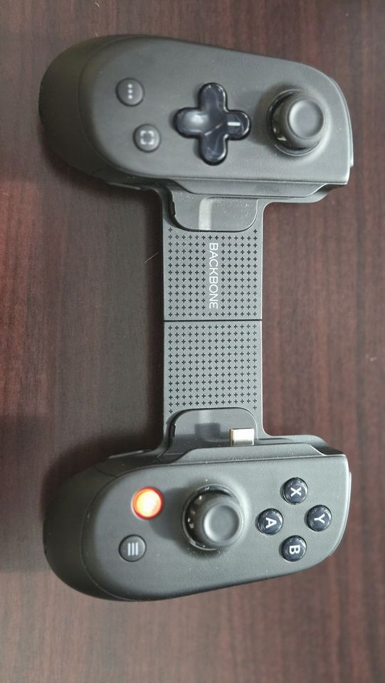 Main image 3