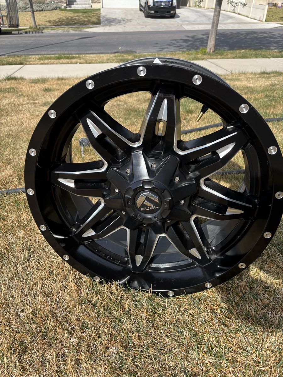 FUEL LEATHAL 20x9  +20 OffSet