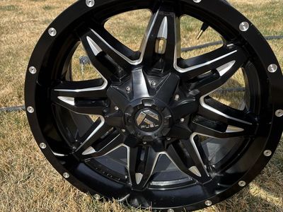 FUEL LEATHAL 20x9 +20 OffSet