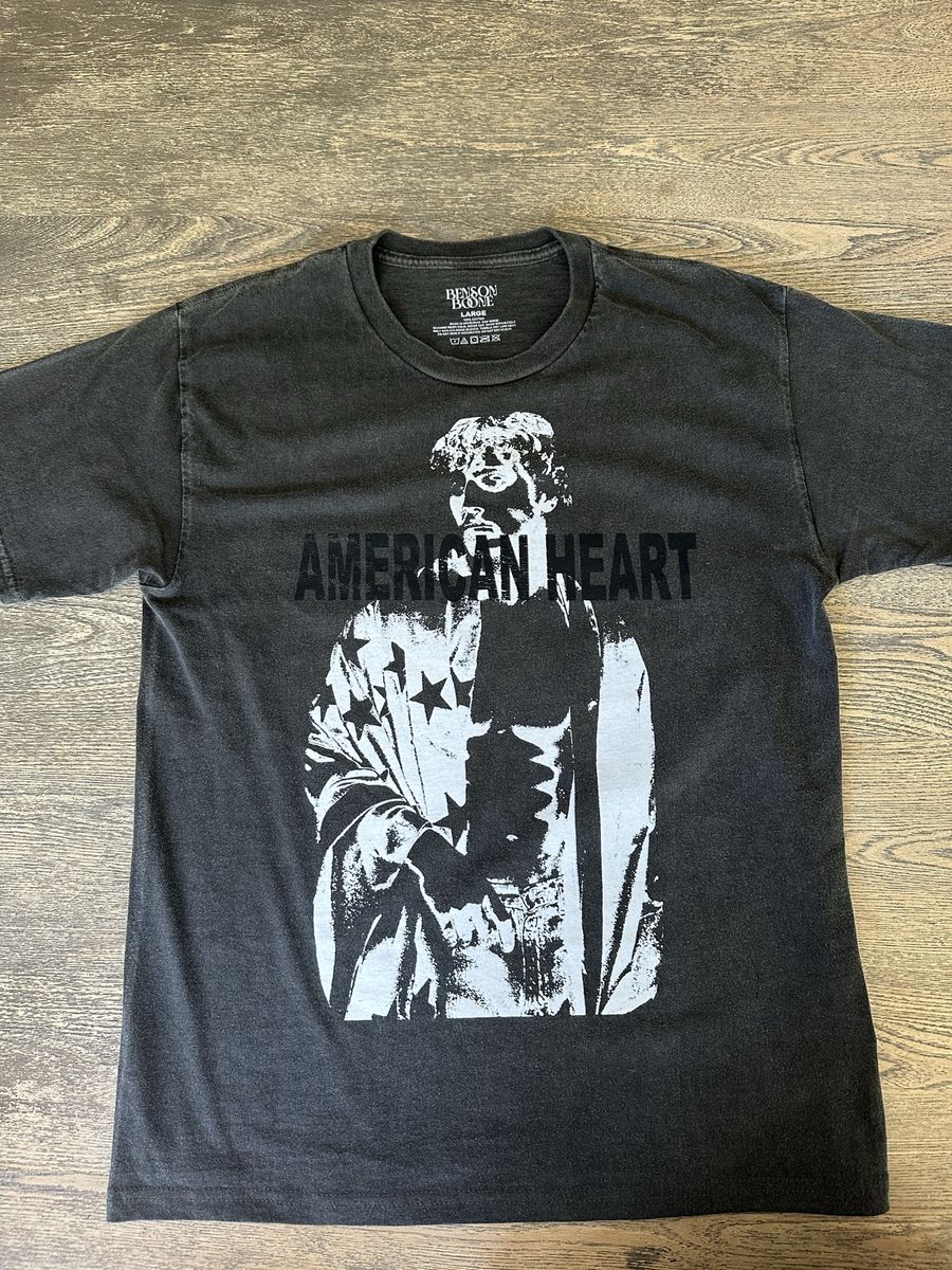 Authentic Benson Boone American Heart T-Shirt Black Graphic Tee Men's Size L