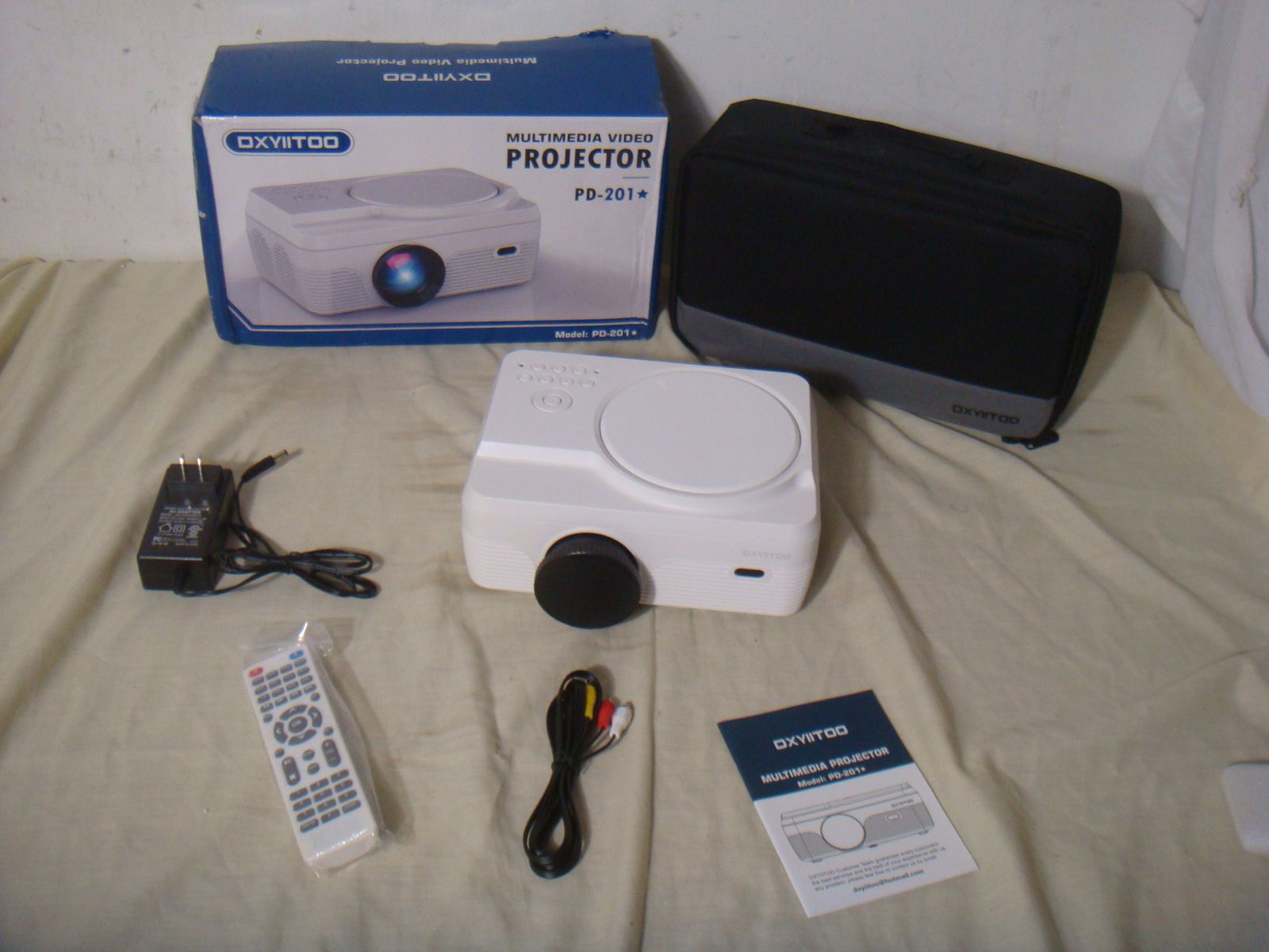 Dxyiitoo PD-201 White Built In DVD Player 1080P Portable Projector