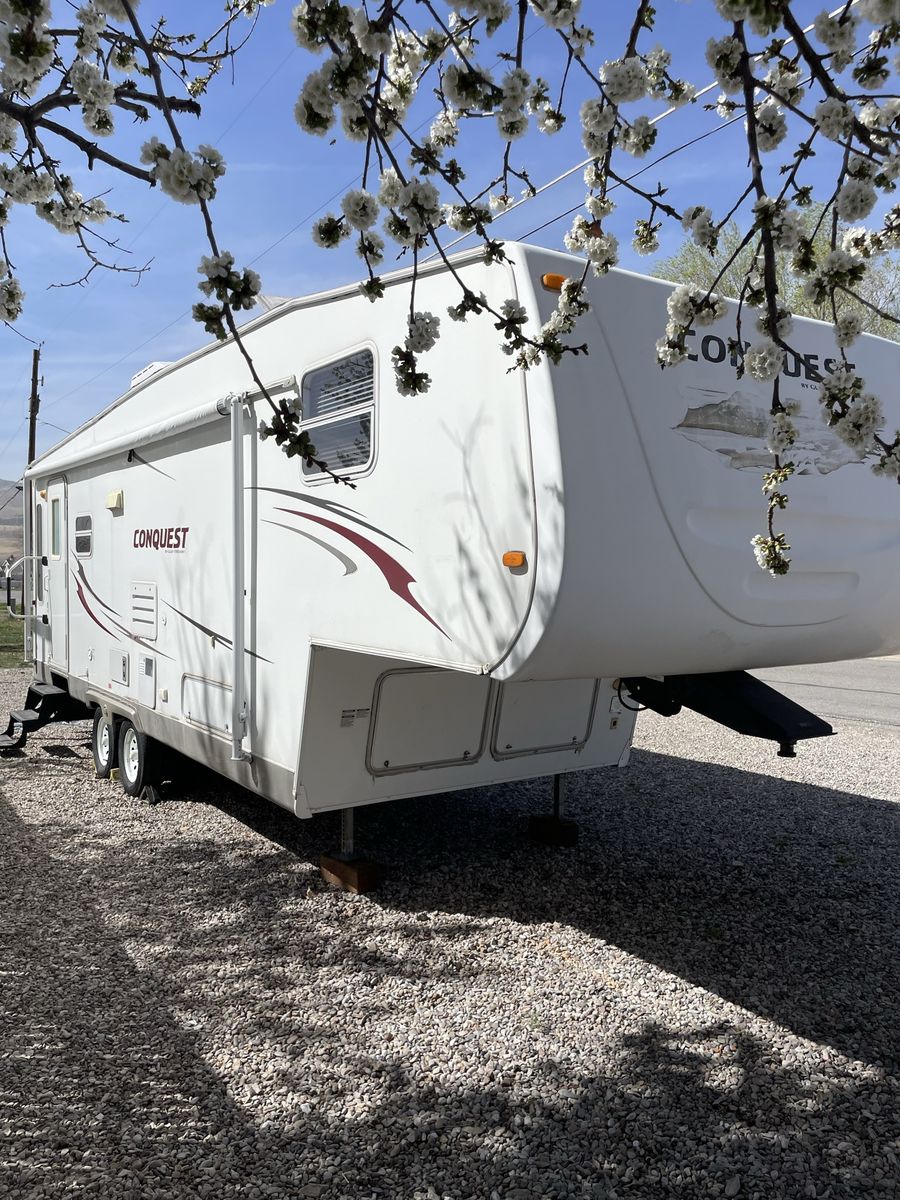 Gulfstream Fifth Wheel Camp Trailer