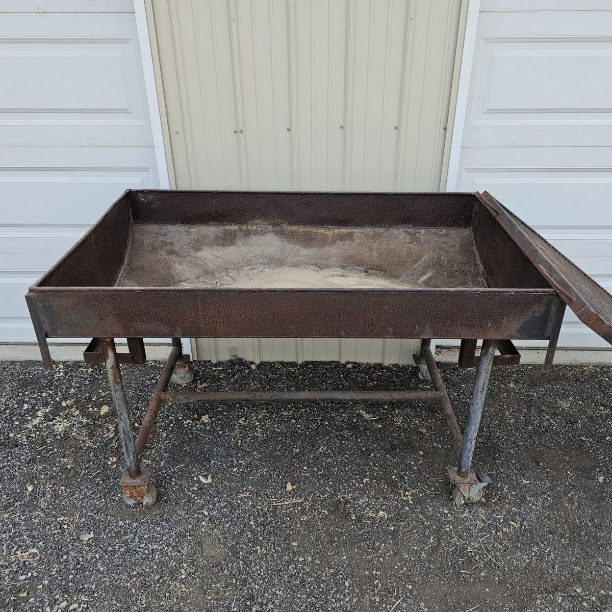 Main image 10