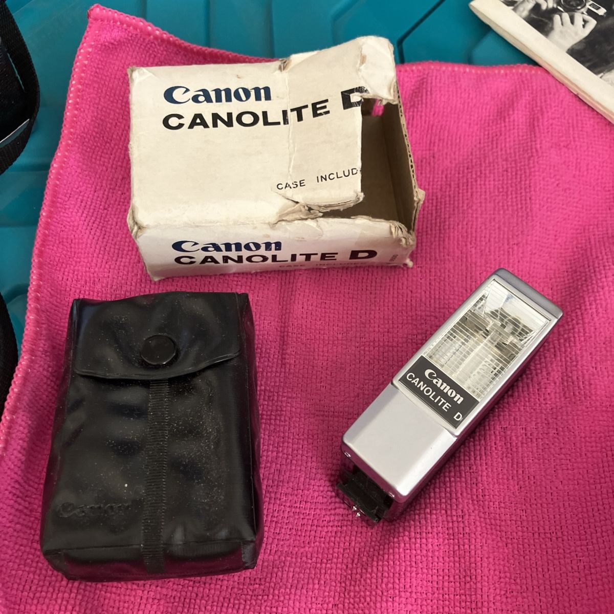 Vintage Canon Canolite D Flash with Case and Original Box