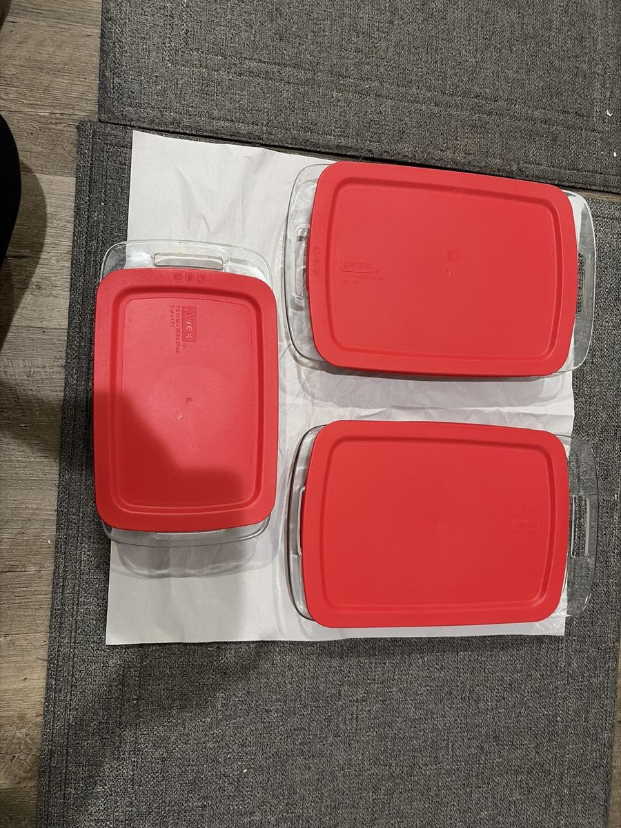 3 Piece Pyrex Glass Casserole Dishes W/lids