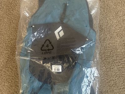 Black Diamond Distance 22 Backpack Desert Sky Blue New with Tags