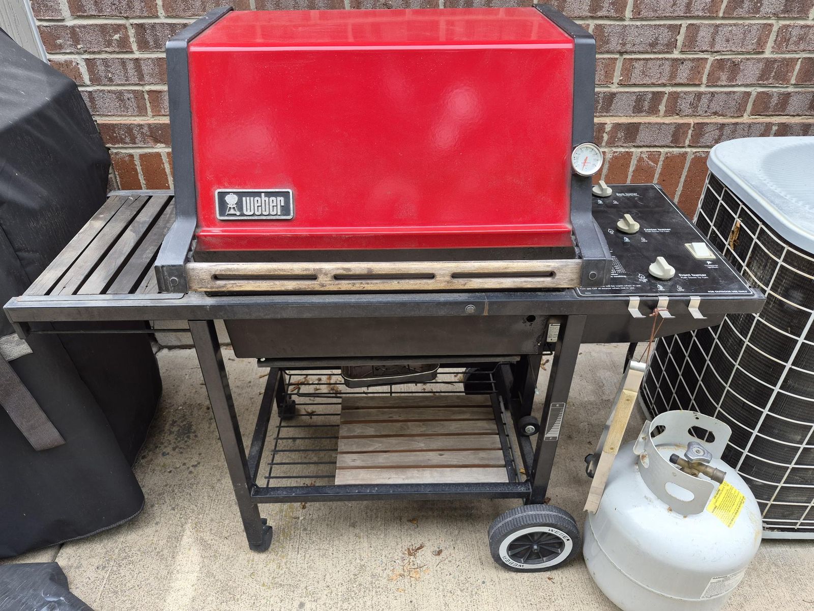 Weber Genesis 2000 BBQ Grill