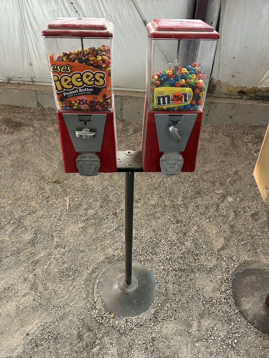 Candy vending machine
