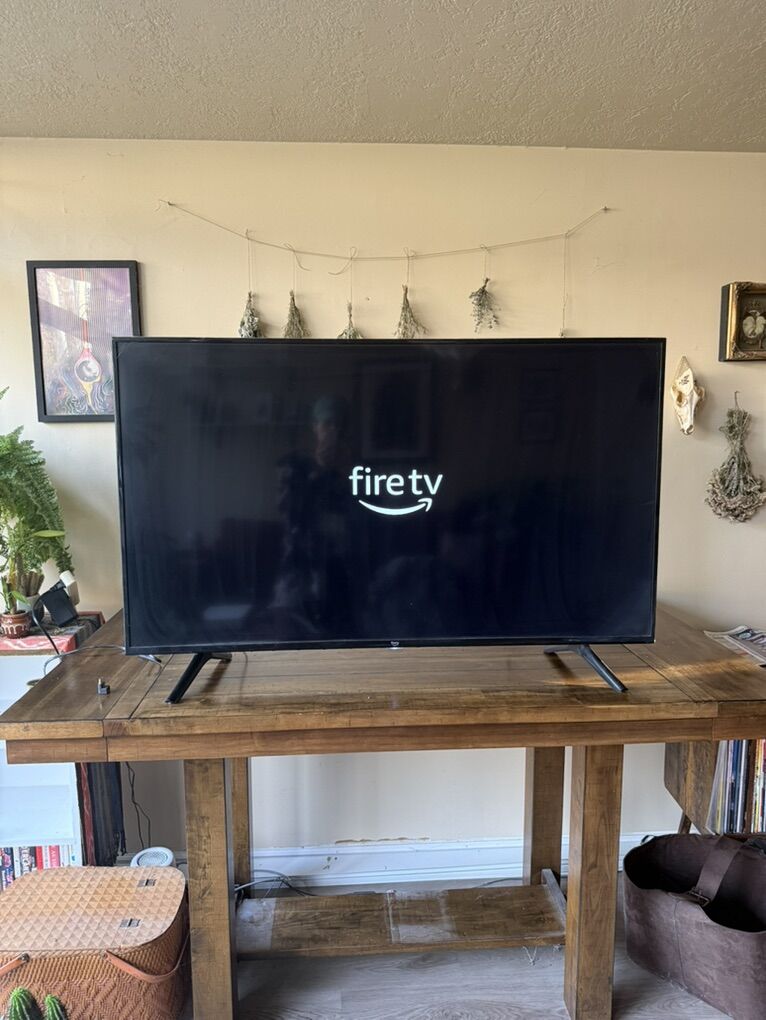 Amazon Fire TV - 50 4-Series 4K UHD Smart TV