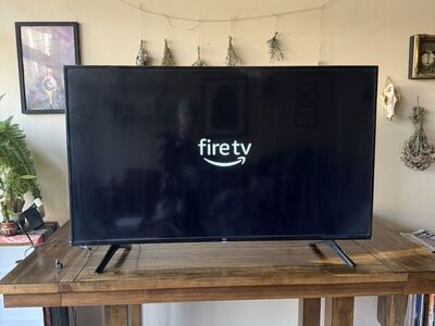 Amazon Fire TV - 50 4-Series 4K UHD Smart TV
