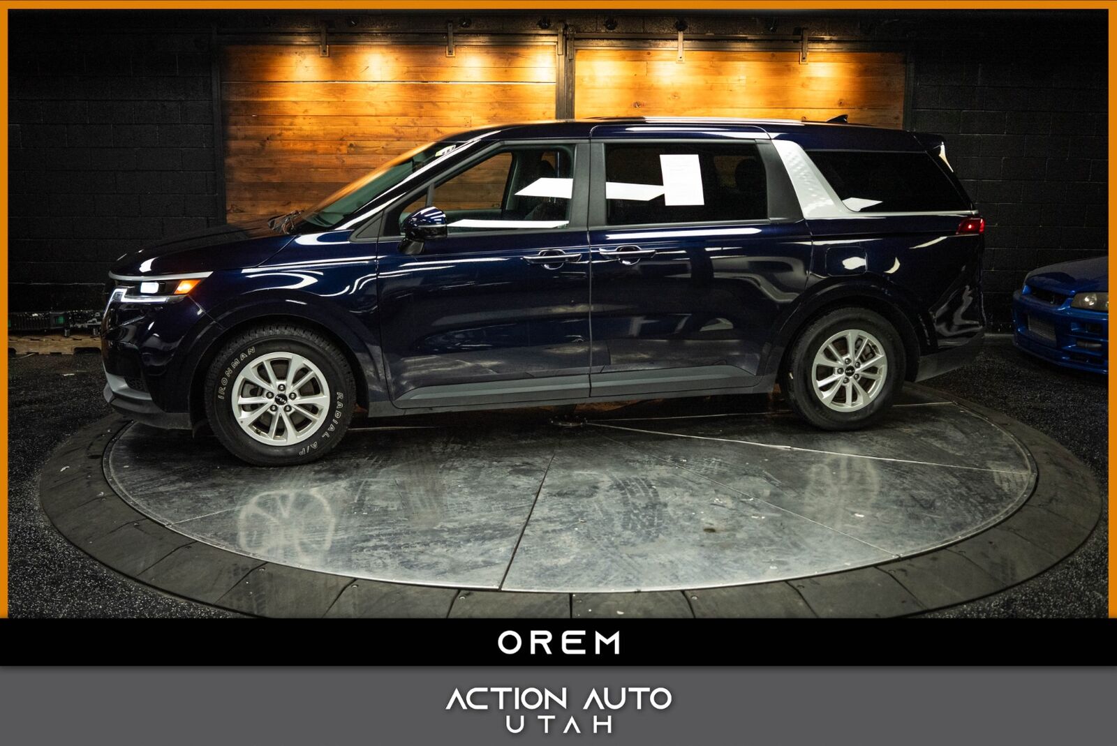 2024 Kia Carnival LX