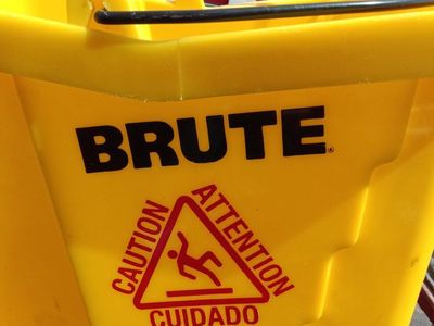 Brute Quality Made Mope Cleaning Bucket & Strainer