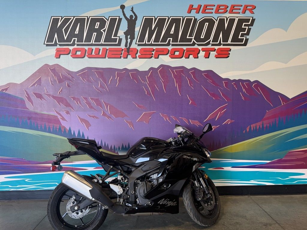 2025 Kawasaki NINJA ZX-4R ABS Metallic Spark Black