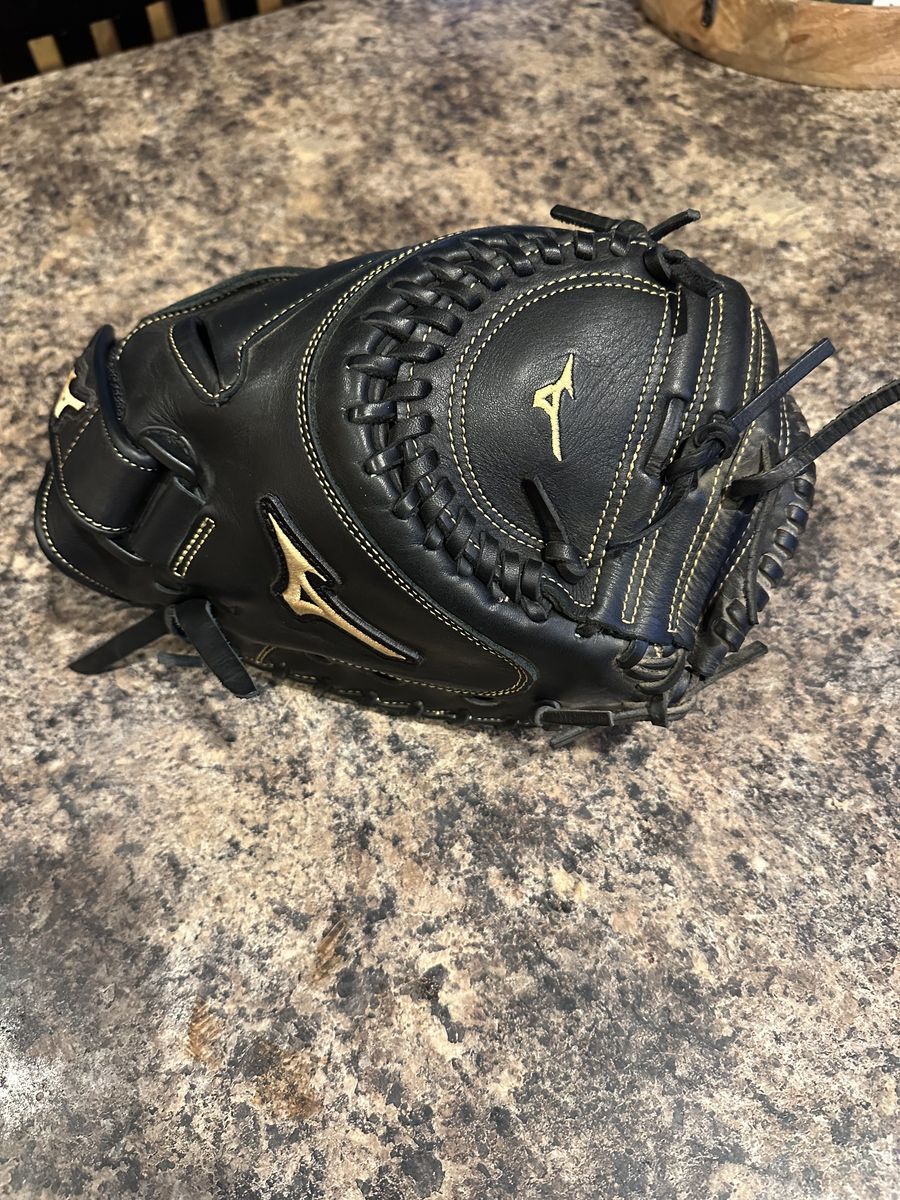 Mizuno Catcher’s Mitt / Glove