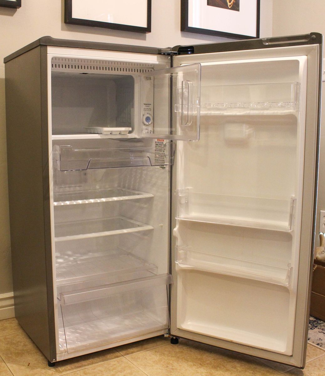 LG 6 cu. ft. Compact Refrigerator — Platinum Silver