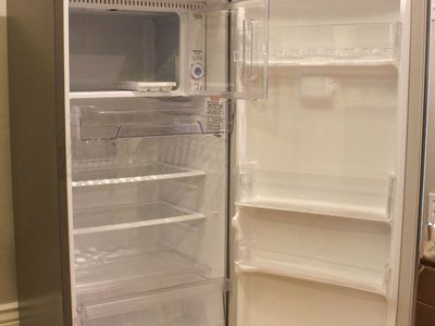 LG 6 cu. ft. Compact Refrigerator — Platinum Silver