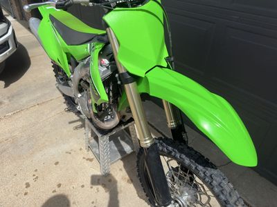 Kawasaki KX450 Dirt Bike - KX 450 2023