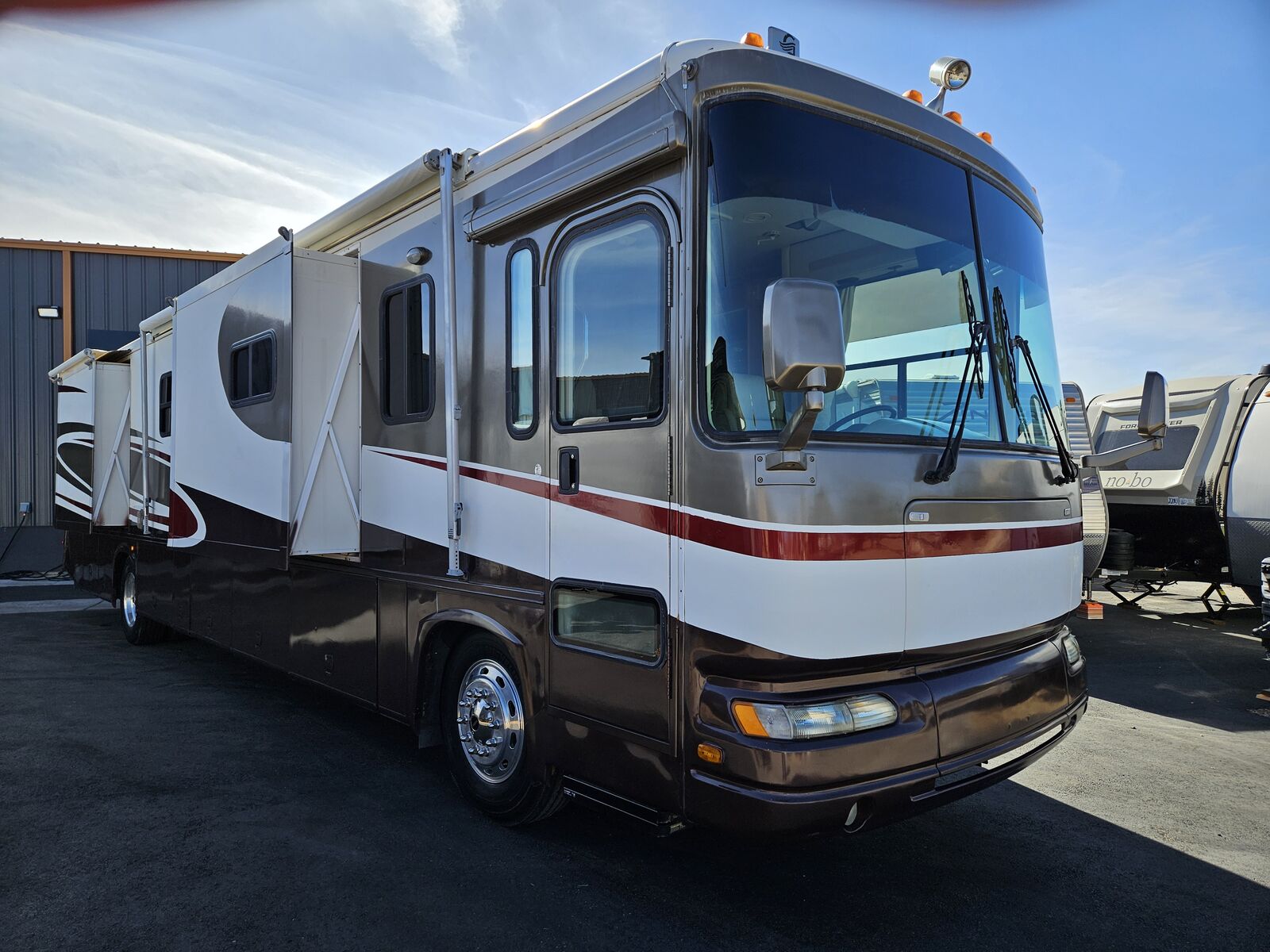 Gulfstream Yellowstone 8408 Quad Slide Diesel Pusher Class A Motorhome