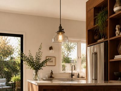 NEW KICHLER AVERY 1-LIGHT BRONZE PENDANT LIGHT WITH CURVED GLASS, LAMP