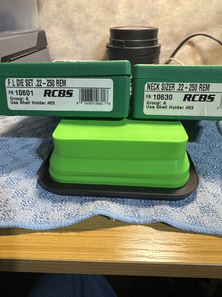 RCBS .22-250 REM FL DIE SET & NECK SIZER