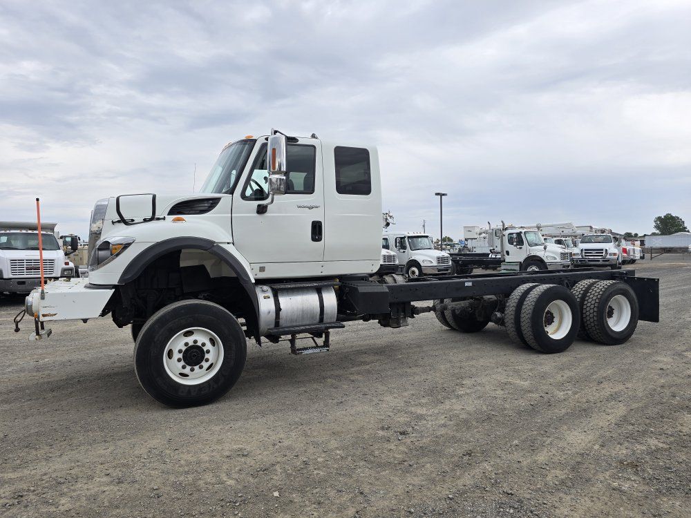 2009 Int'l 7600 Ex Cab 6wd Cab and Chassis