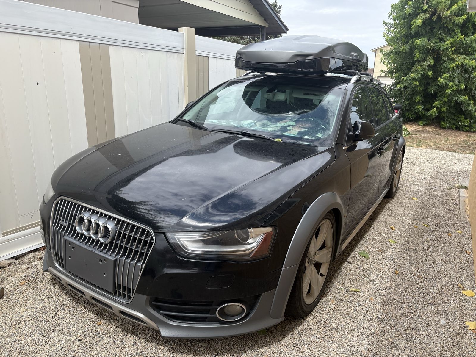 Thule L vector cargo box