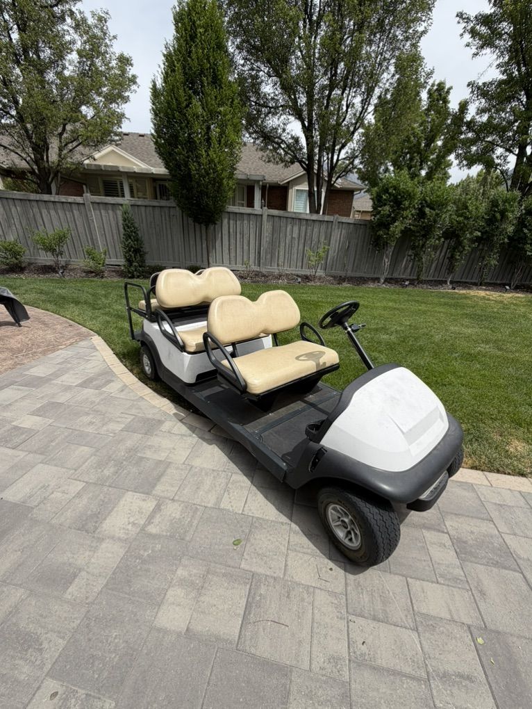 6 Passenger Club Car President Rental