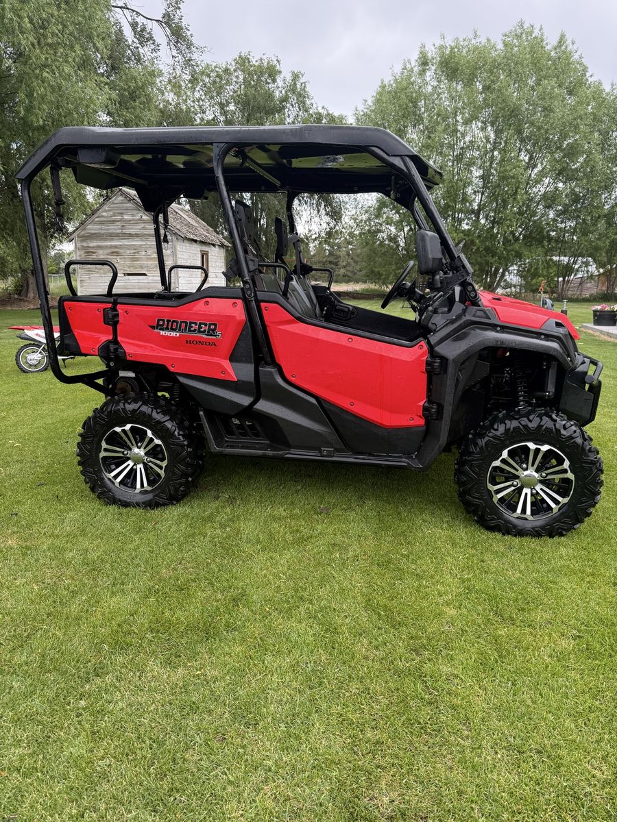 Honda Pioneer 1000-5