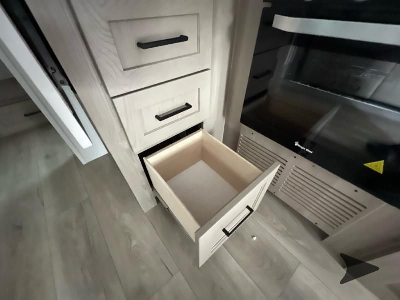 Main image 21