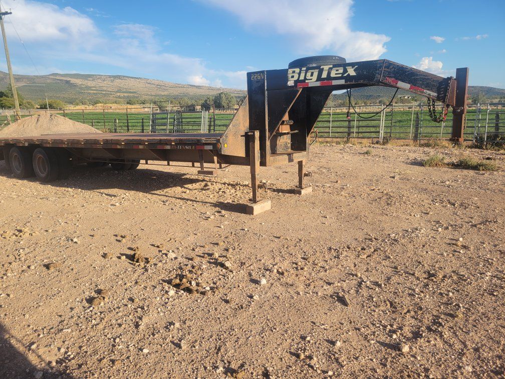 Big Tex 22GN 30 ft equipment trailer 